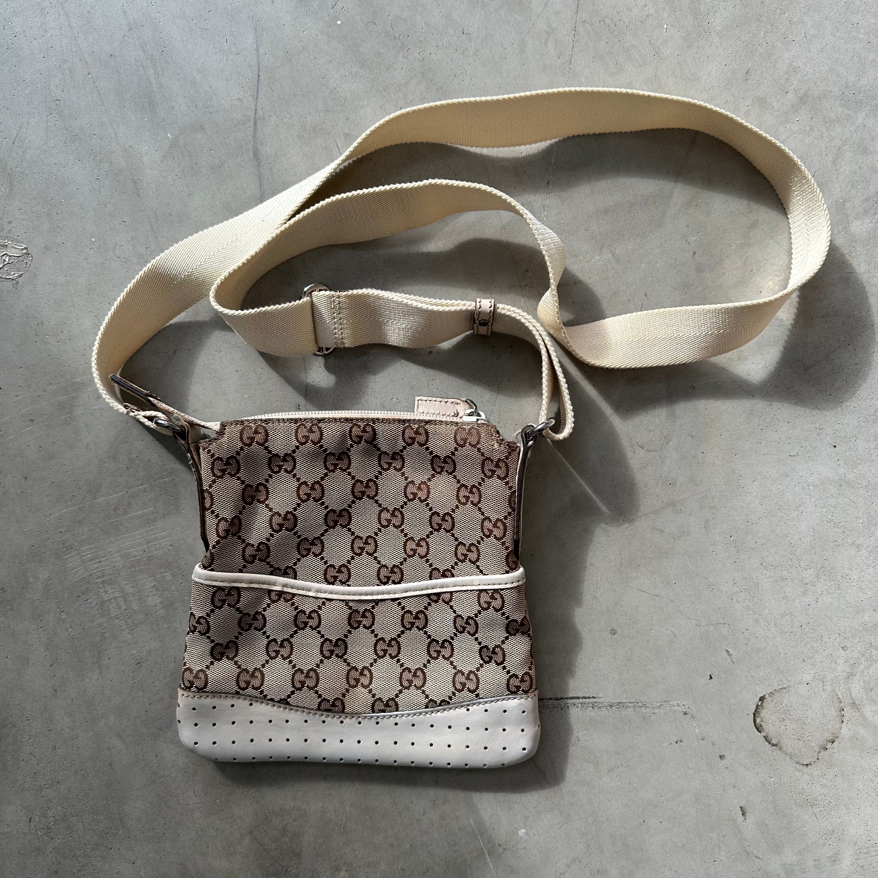 Gucci small messenger hot sale