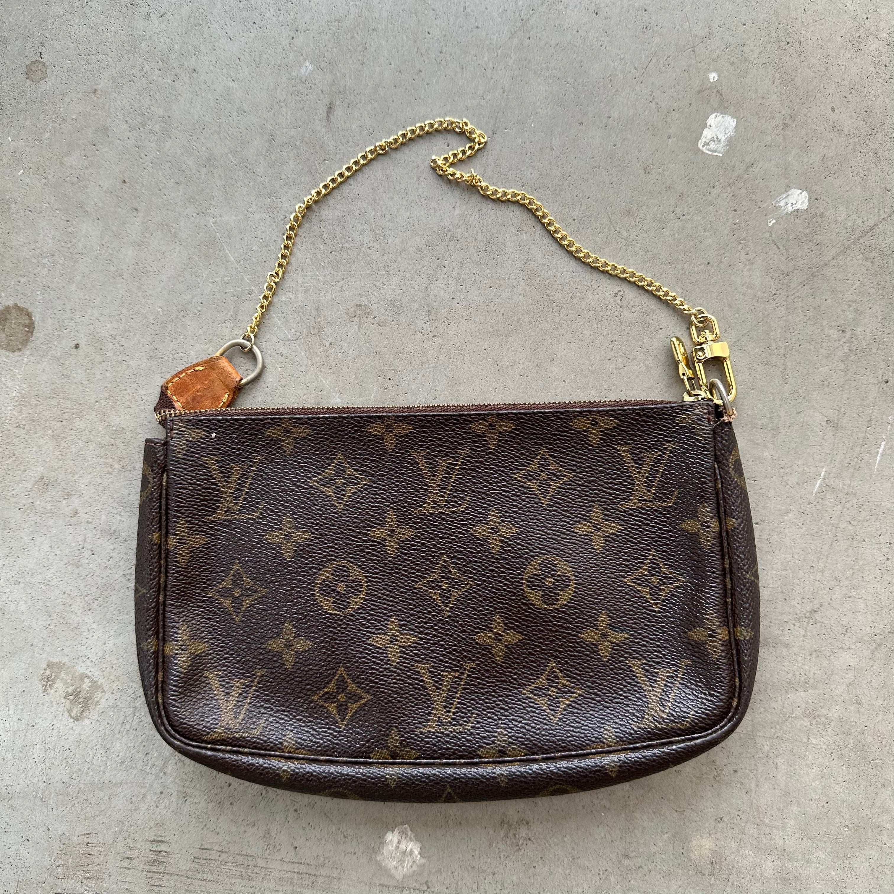 Louis Vuitton Pochette Accessories – Curated by Charbel