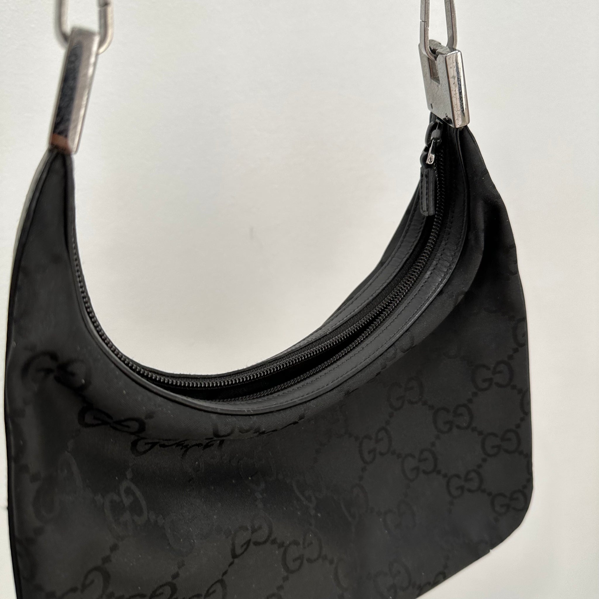 Gucci Hobo Style Shoulder Bag Black