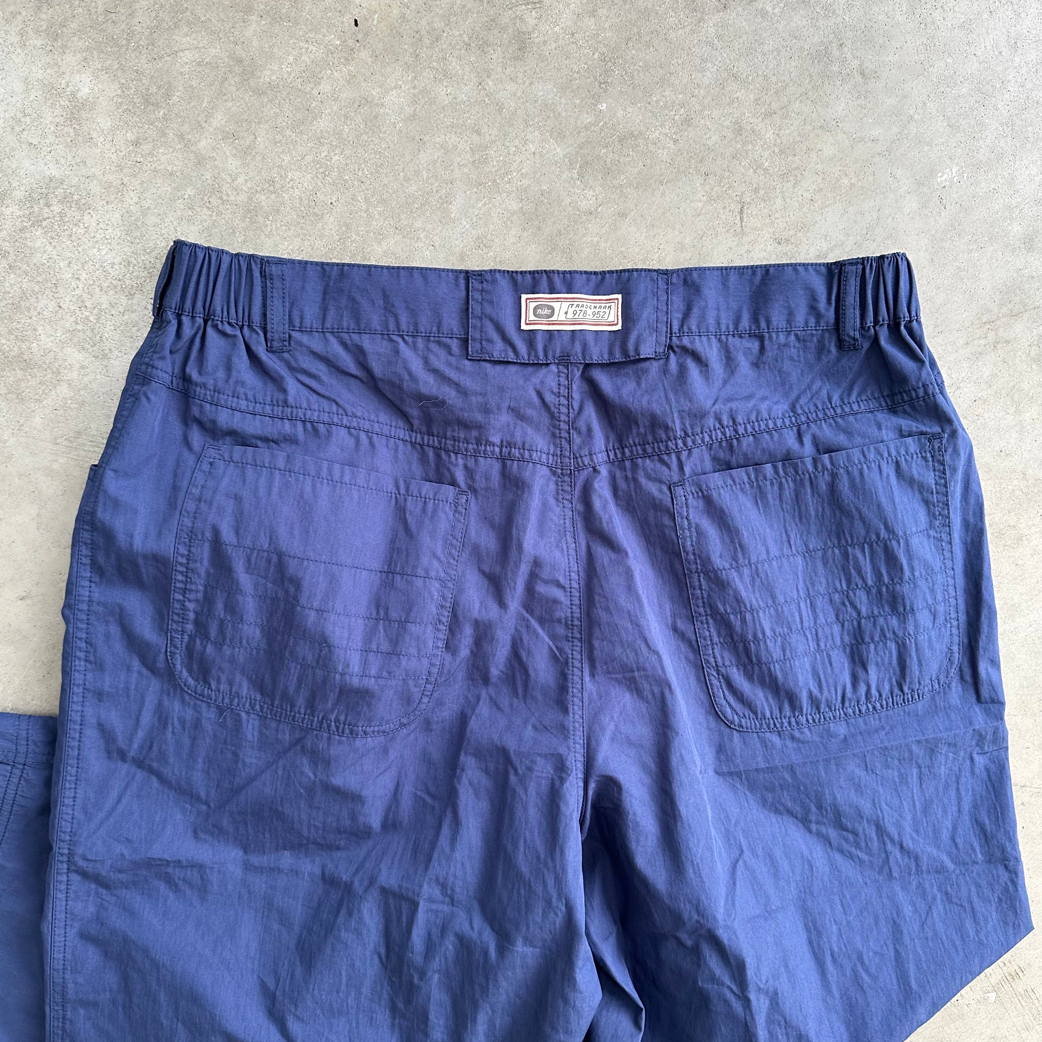 Nike 2000s Baggy Cargo Pant Navy (XL)