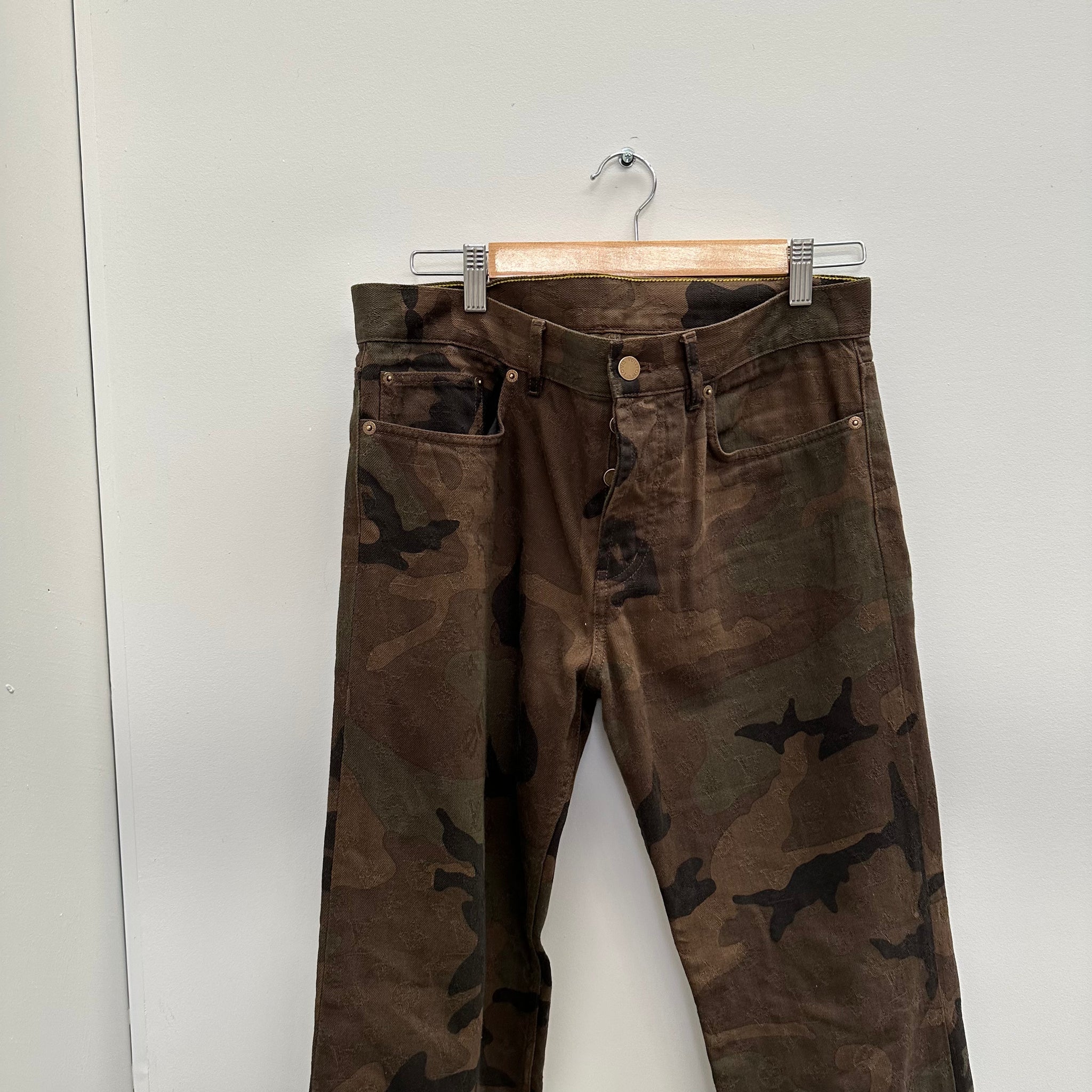 Louis Vuitton x Supreme Camo Monogram Jeans Size 31