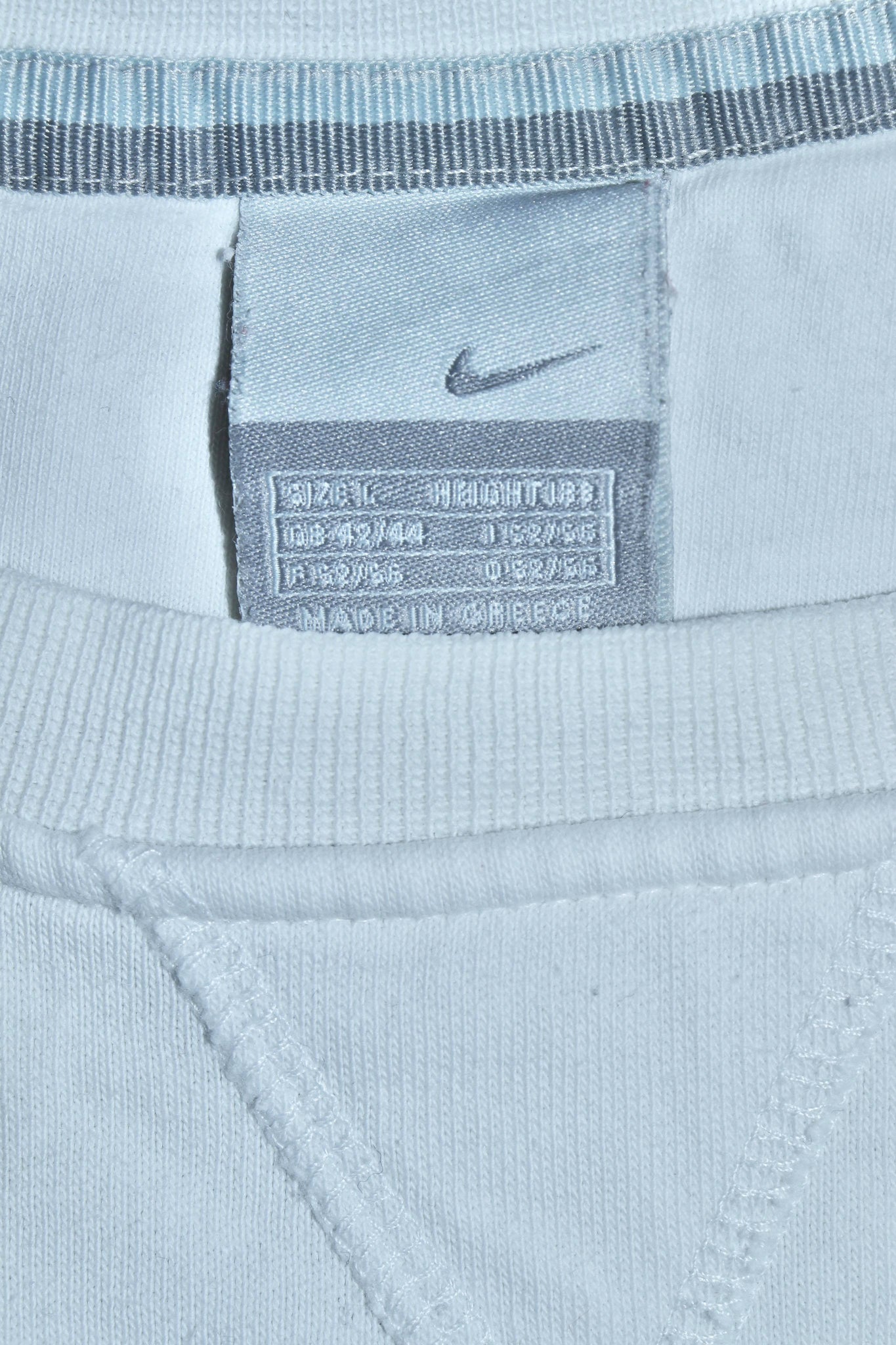 Nike Vintage Early 2000s White Crewneck (Fits like a L)