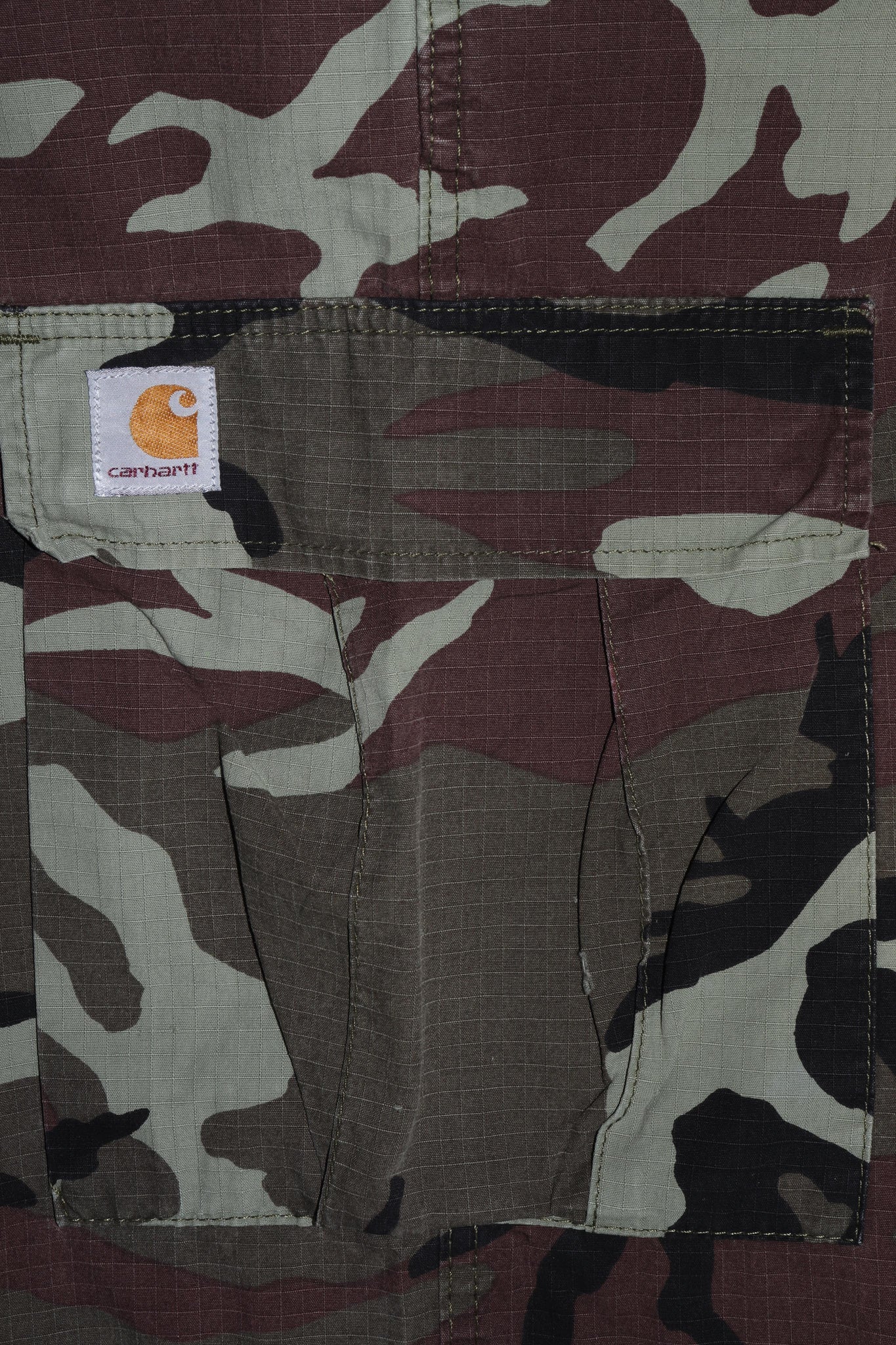 Vintage Carhartt Bermuda Camo Cargo Shorts Size: 32 (fits a 34)