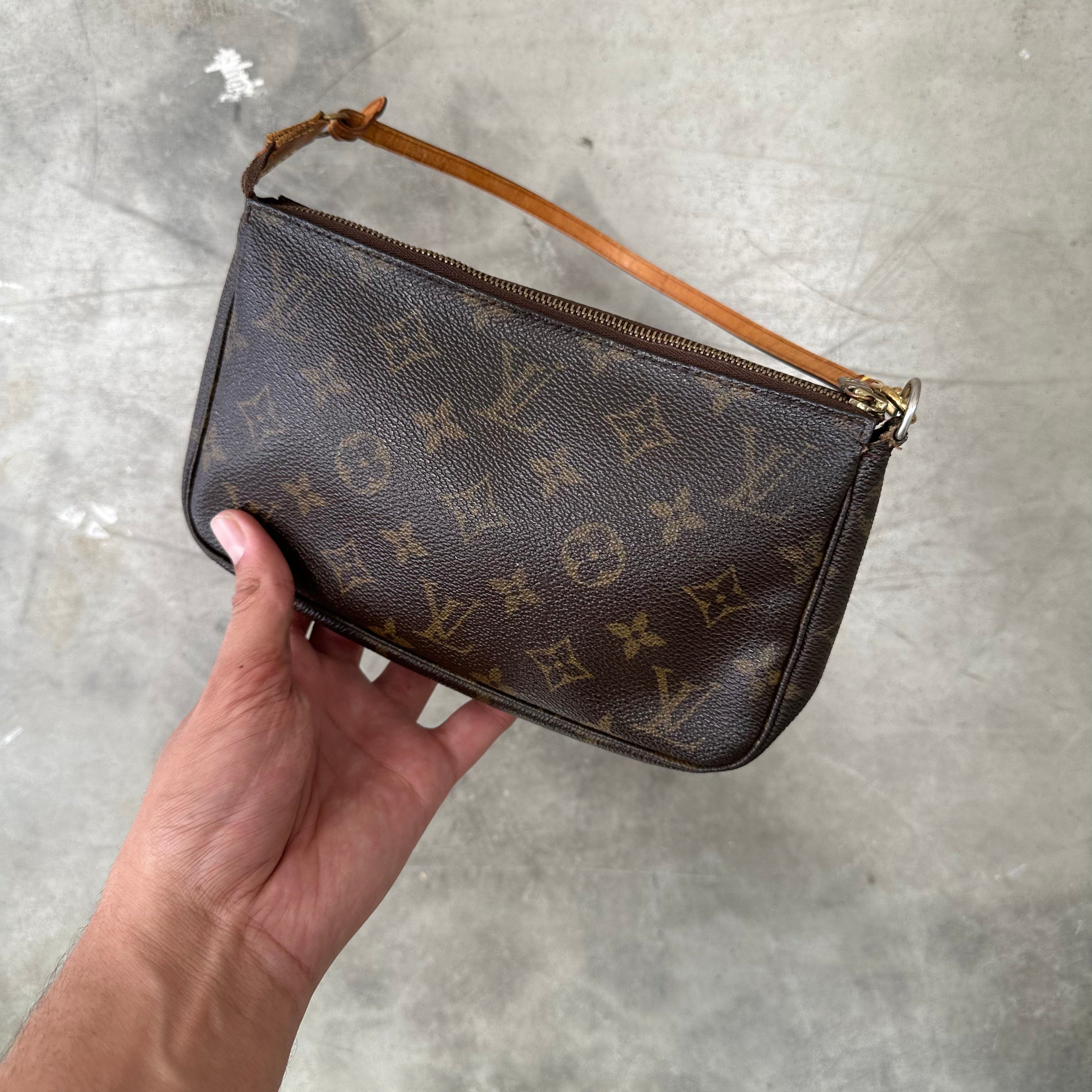 Louis Vuitton Félicie Pochette Monogram Bag – Curated by Charbel