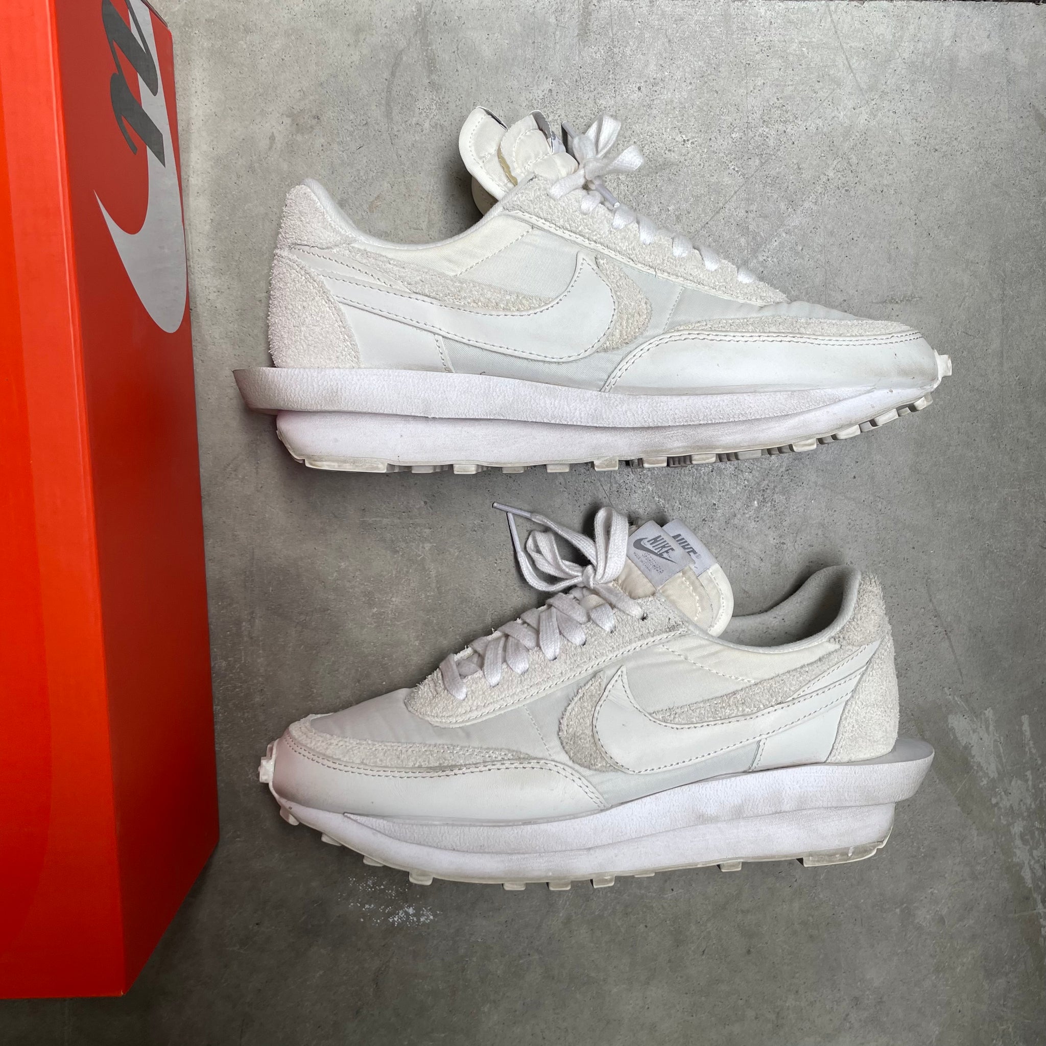 Nike waffle sacai white online