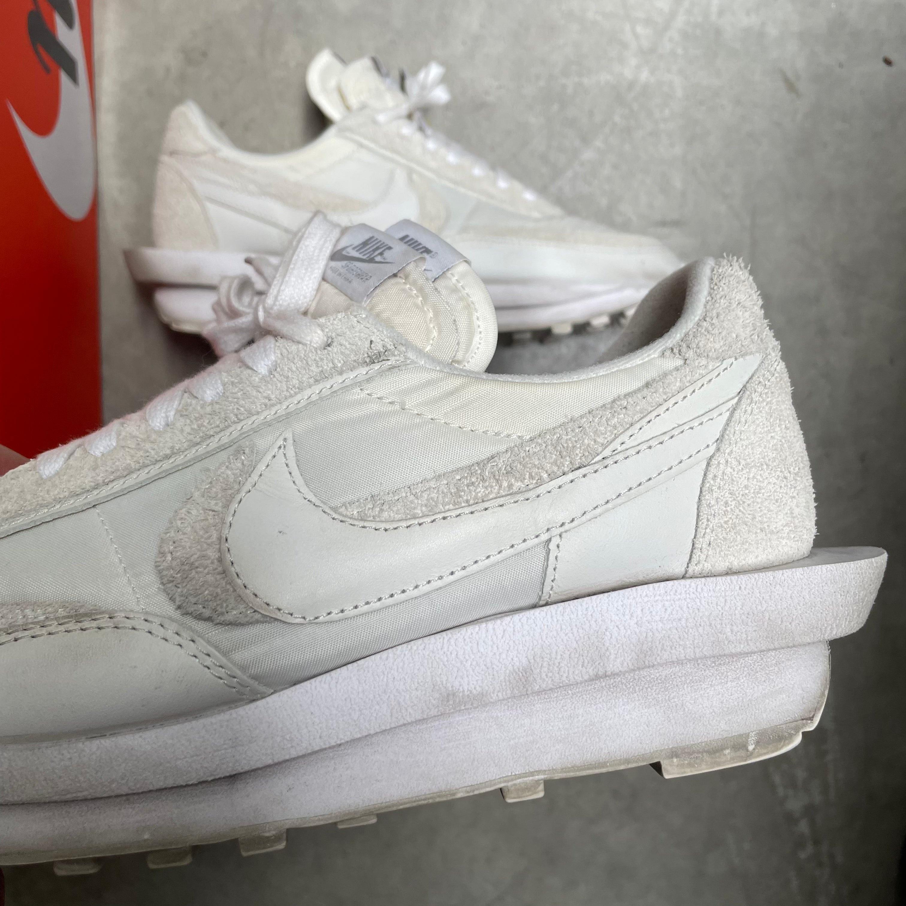 Nike sacai waffle white sales grey