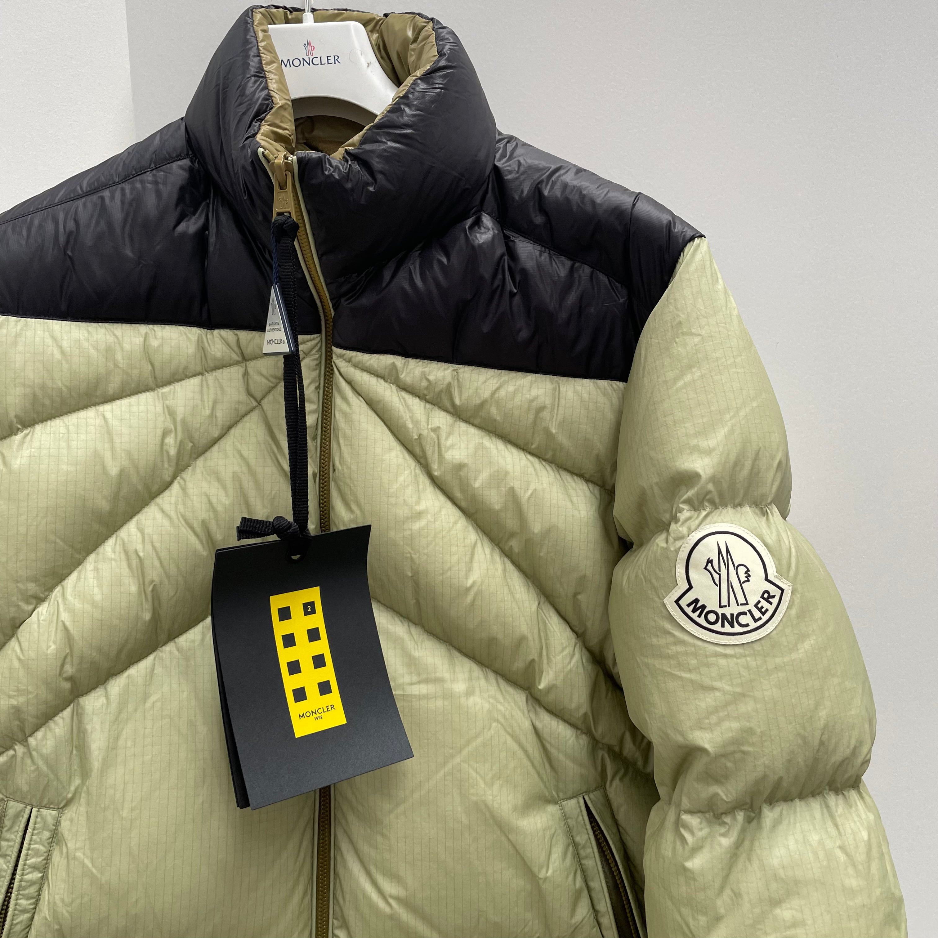 Moncler xl discount size