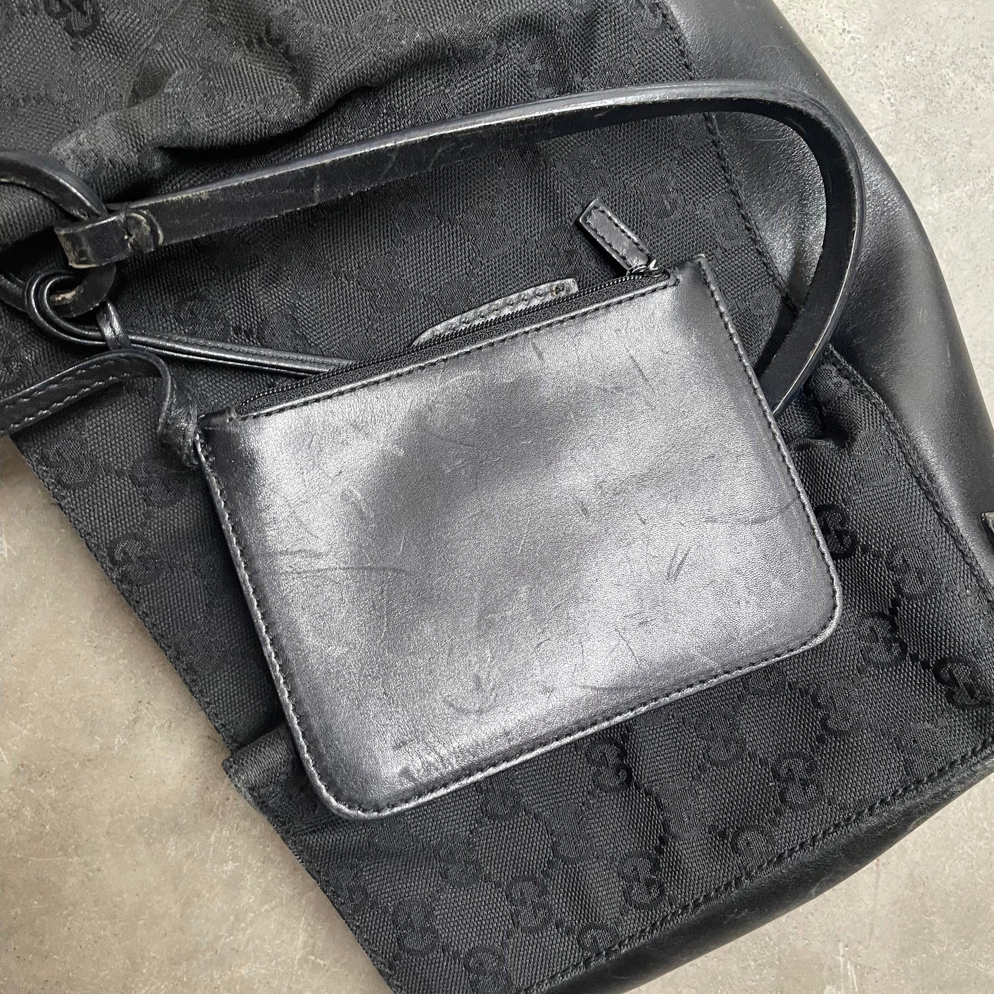 Gucci Black Leather Ring Handle Hand Bag