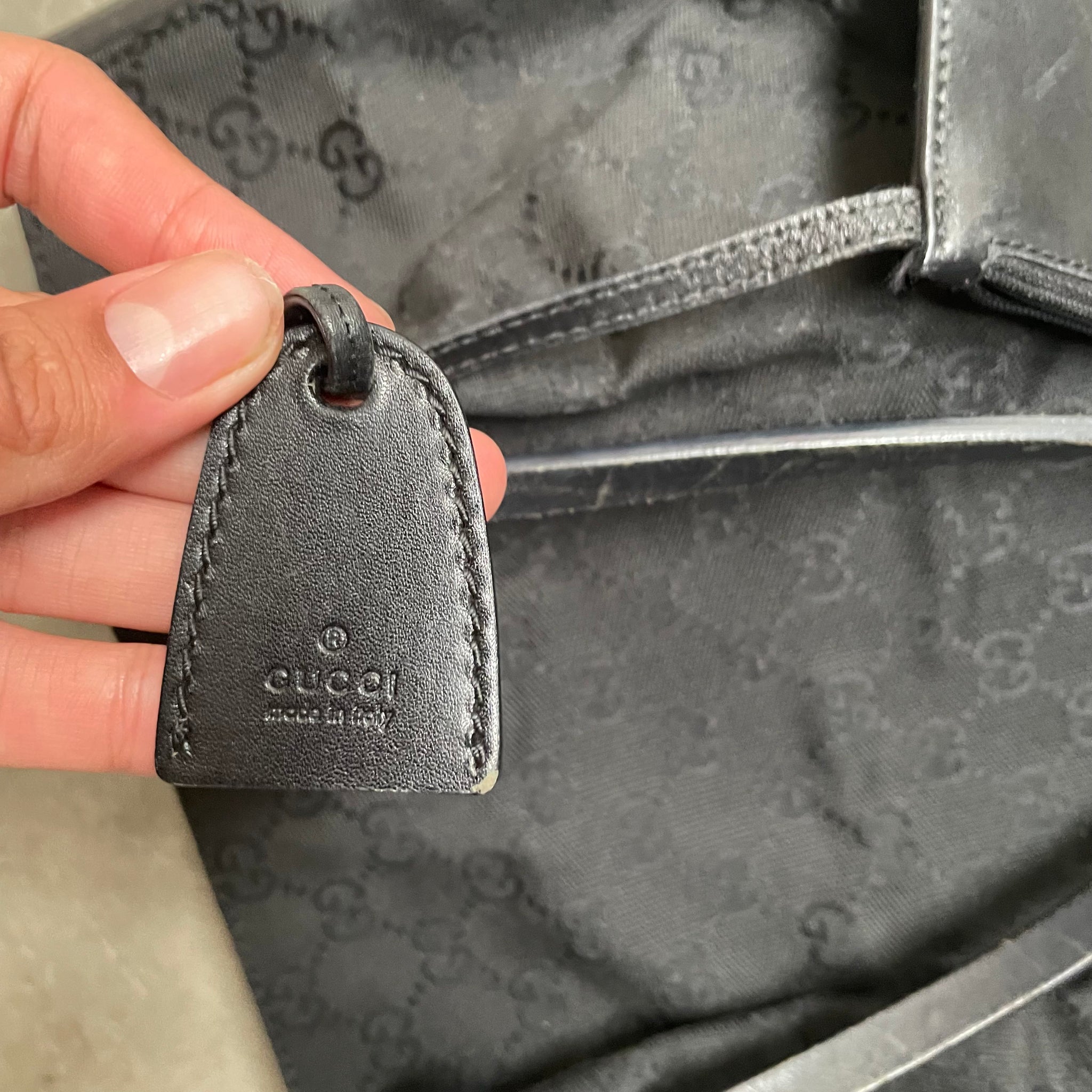 Gucci Black Leather Ring Handle Hand Bag