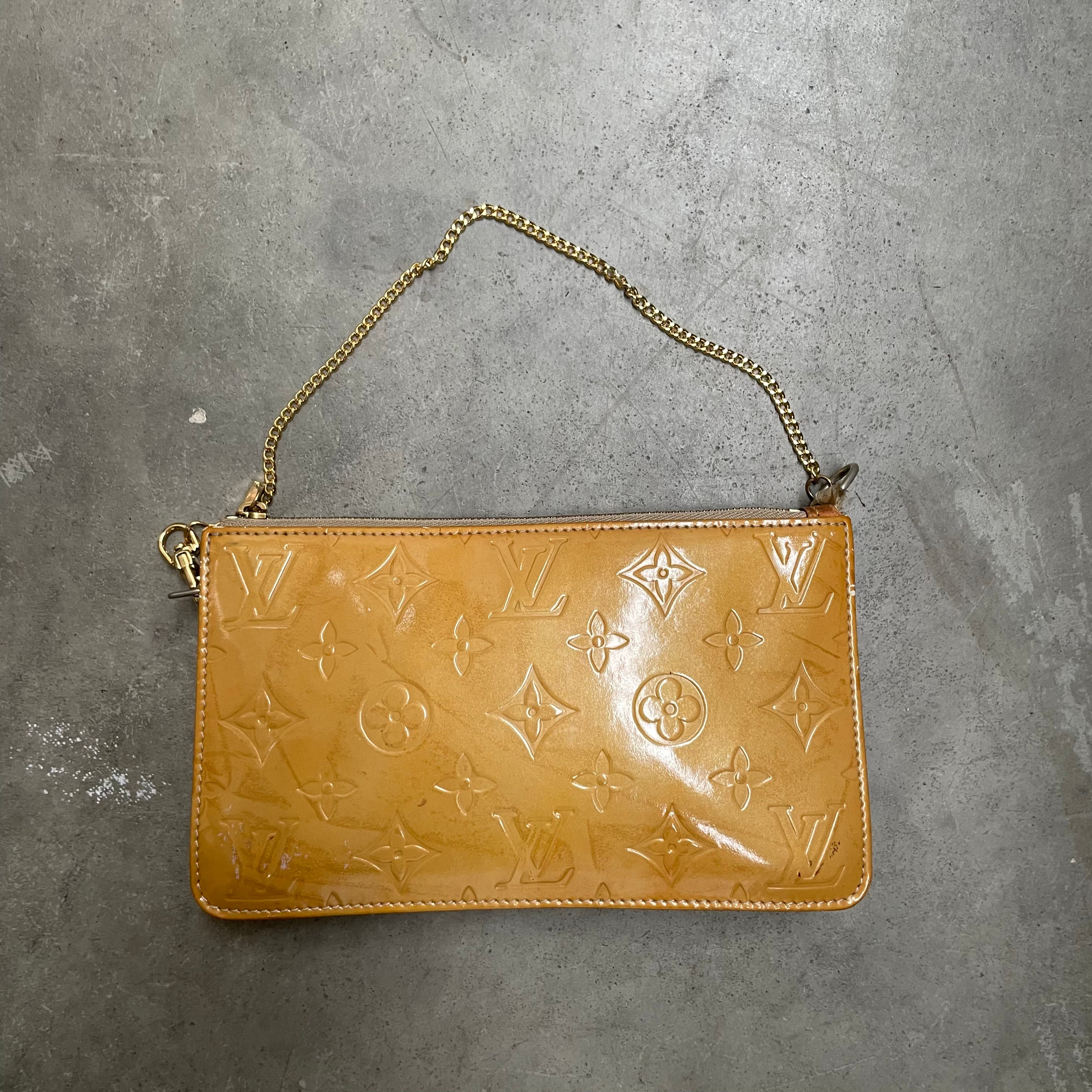 Lexington patent leather handbag Louis Vuitton Yellow in Patent