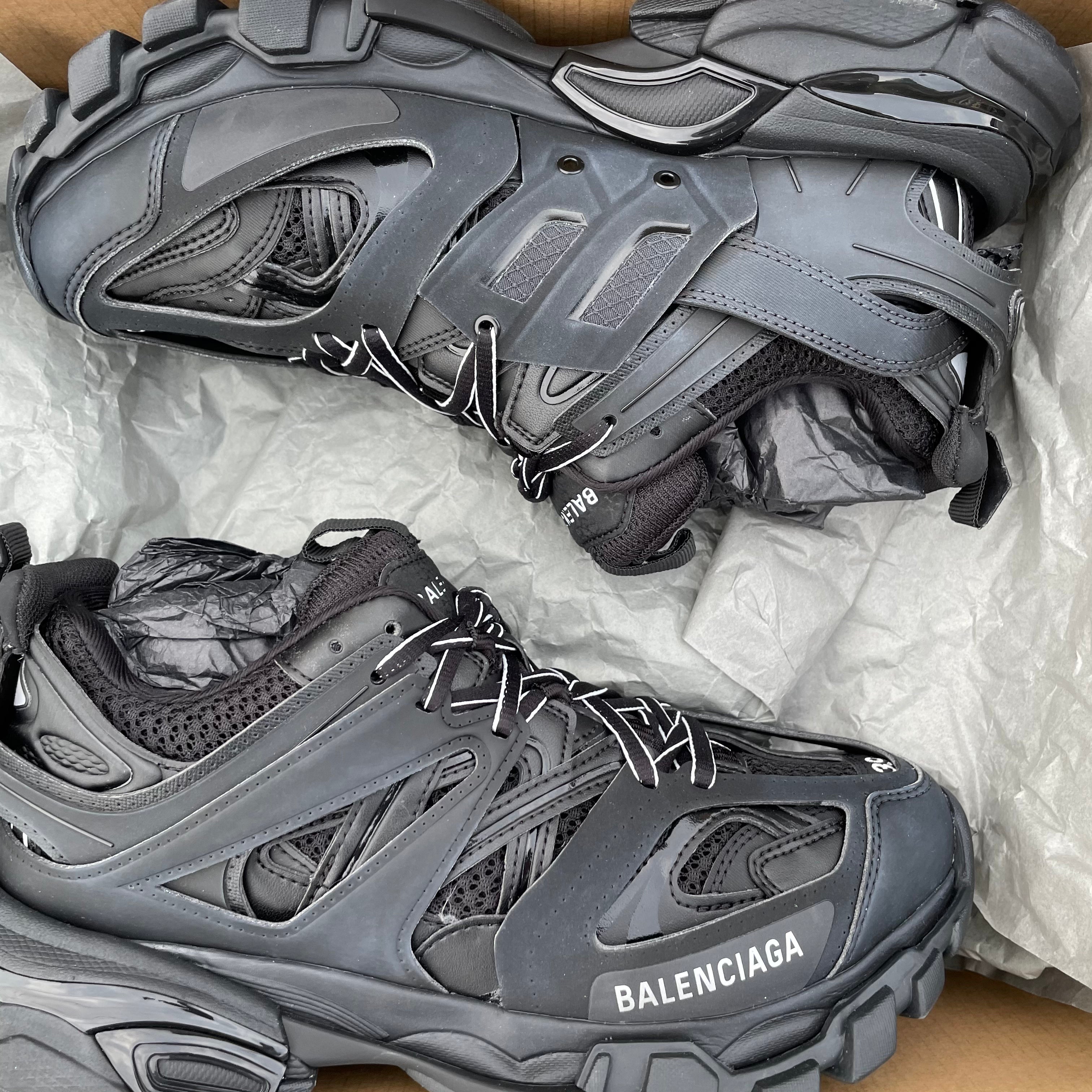 Balenciaga track noir sales