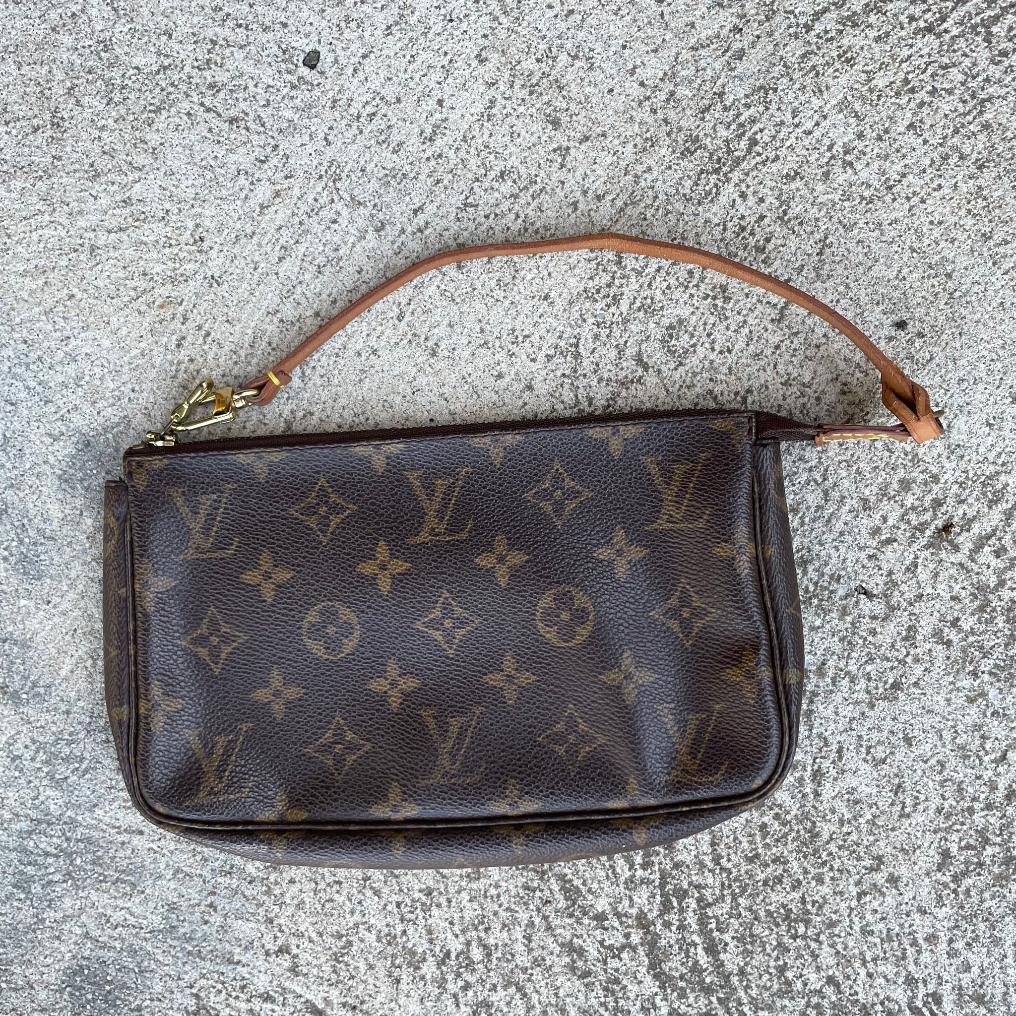 Louis Vuitton Vintage Pochette Accessoires Monogram Bag