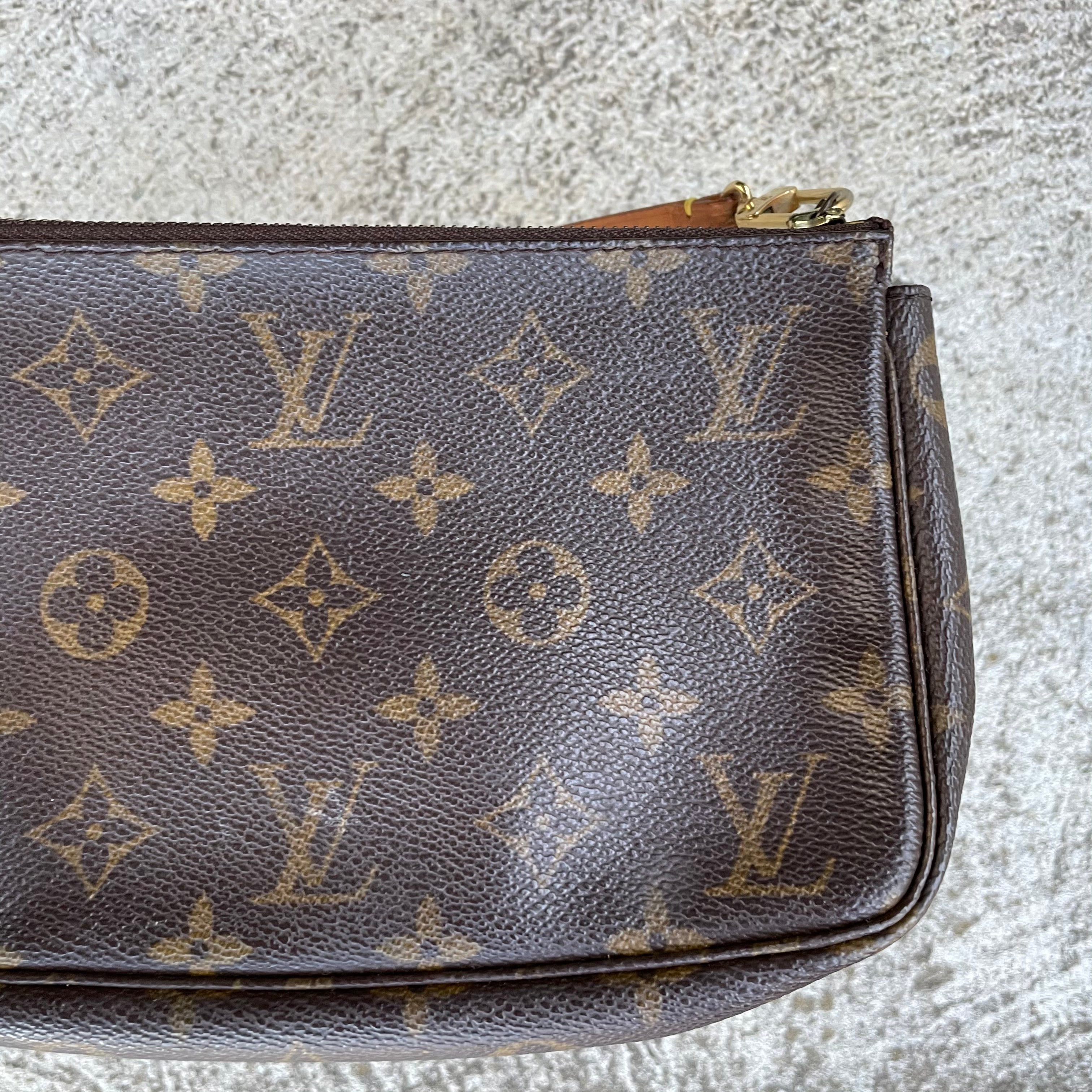 Louis Vuitton Vintage Pochette Accessoires Monogram Bag – Curated by Charbel