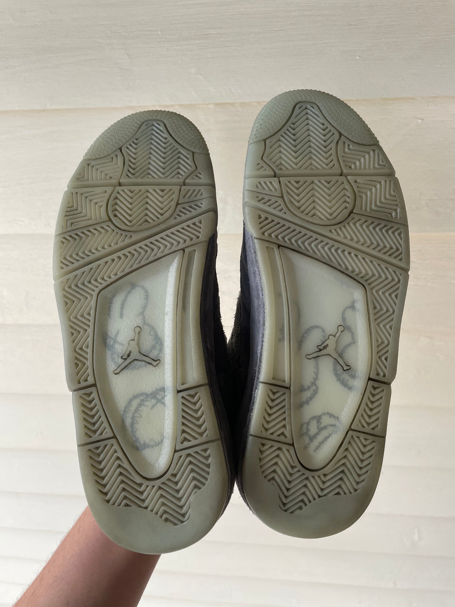 KAWS x Air Jordan 4 Retro 'Cool Grey' US9