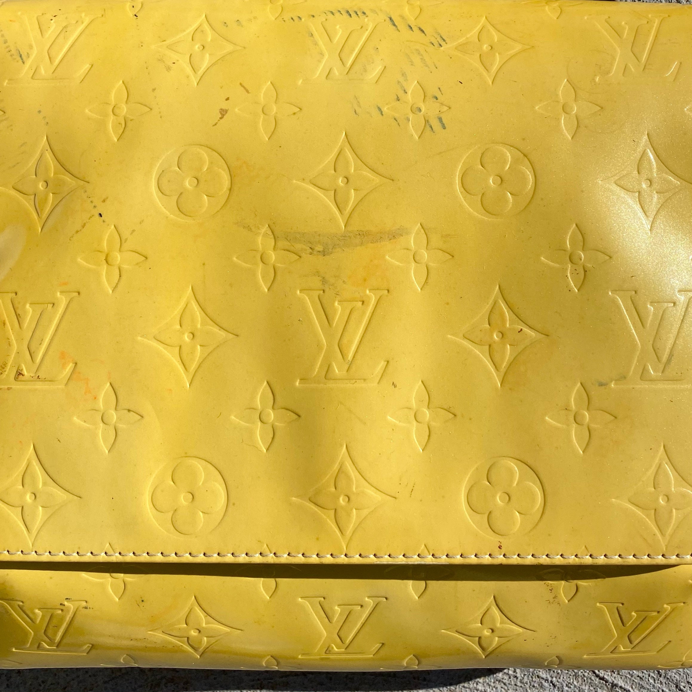 Louis Vuitton 2000s Yellow Vernis Shoulder Bag · INTO