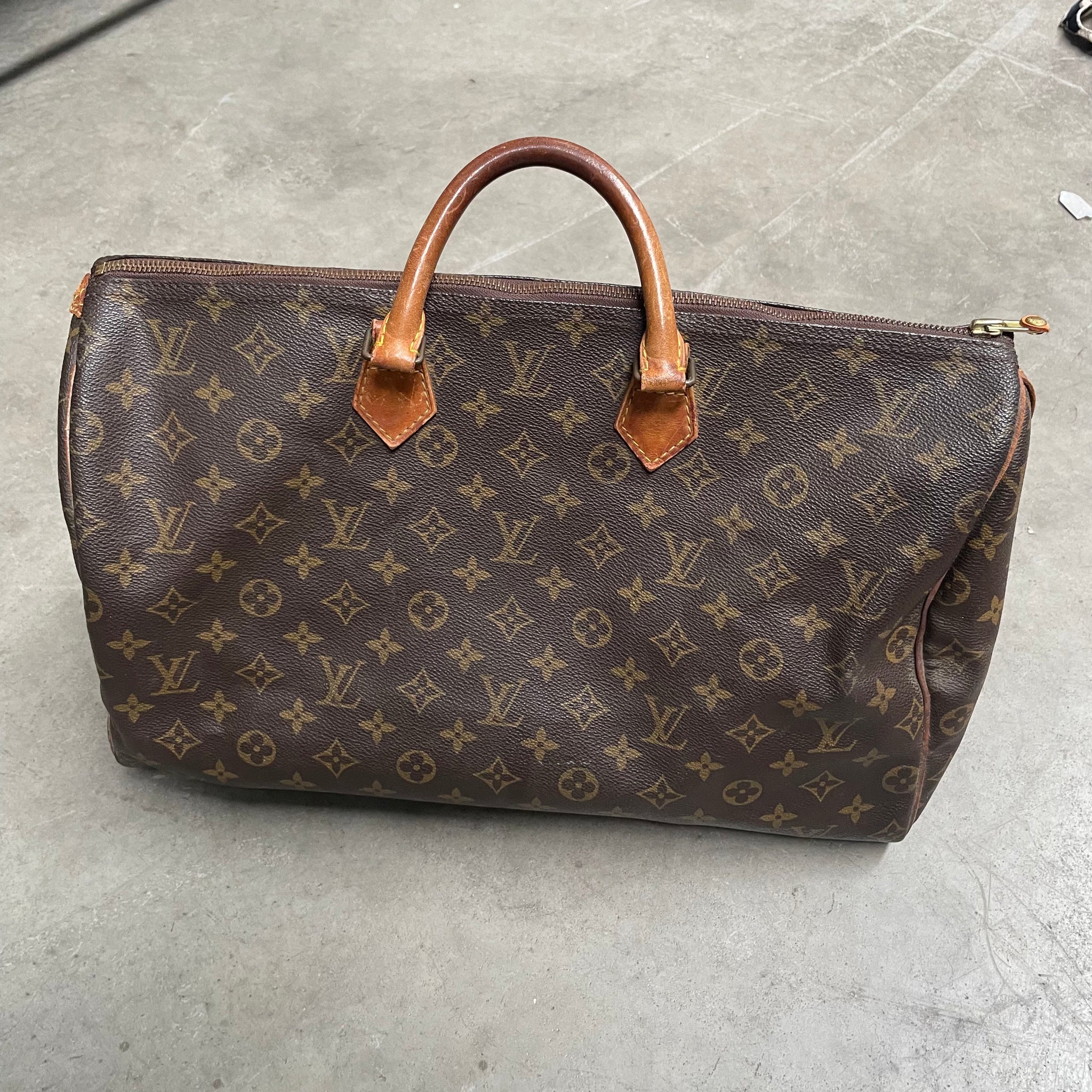 Louis Vuitton Speedy 40 Hand Bag