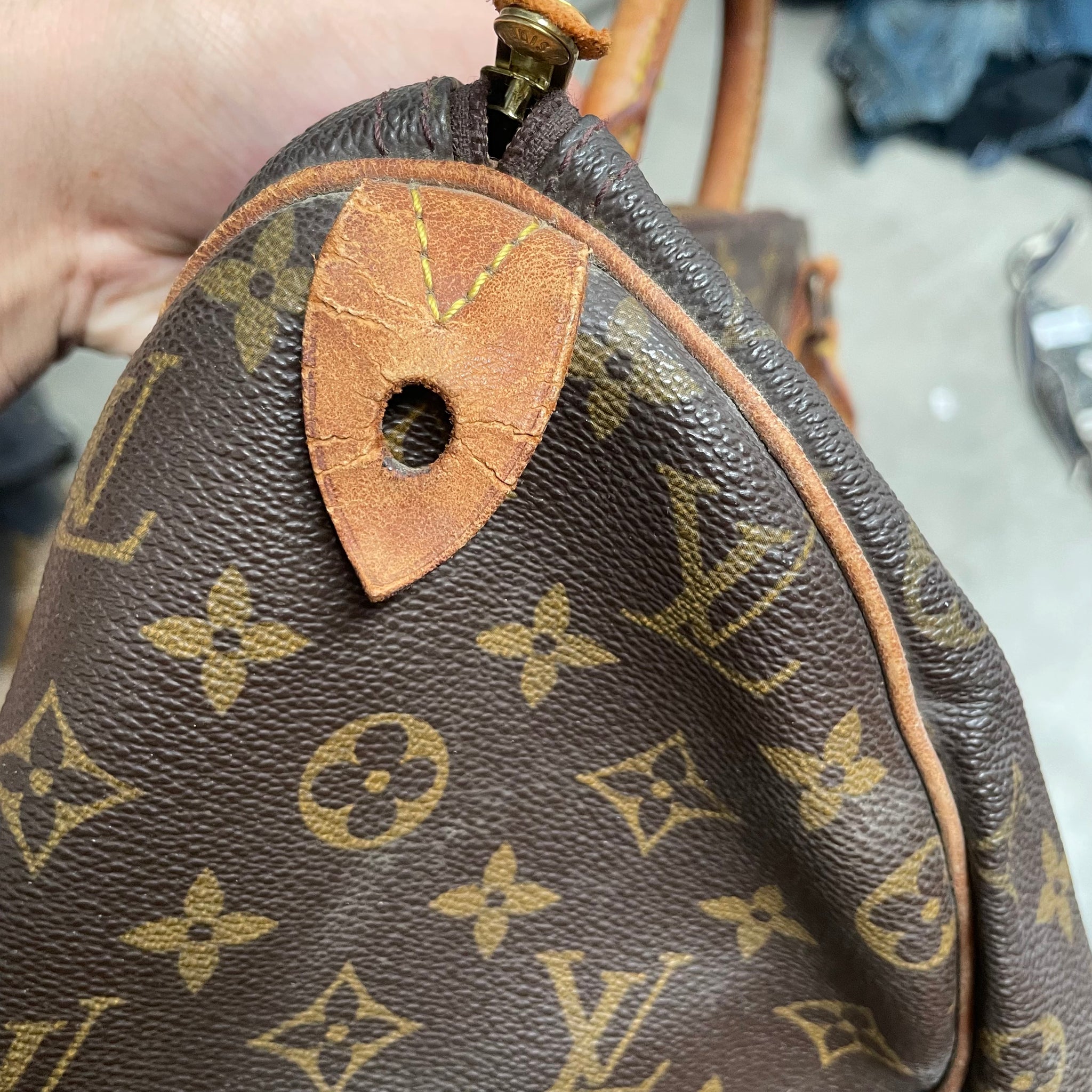 Louis Vuitton Speedy 40 Hand Bag