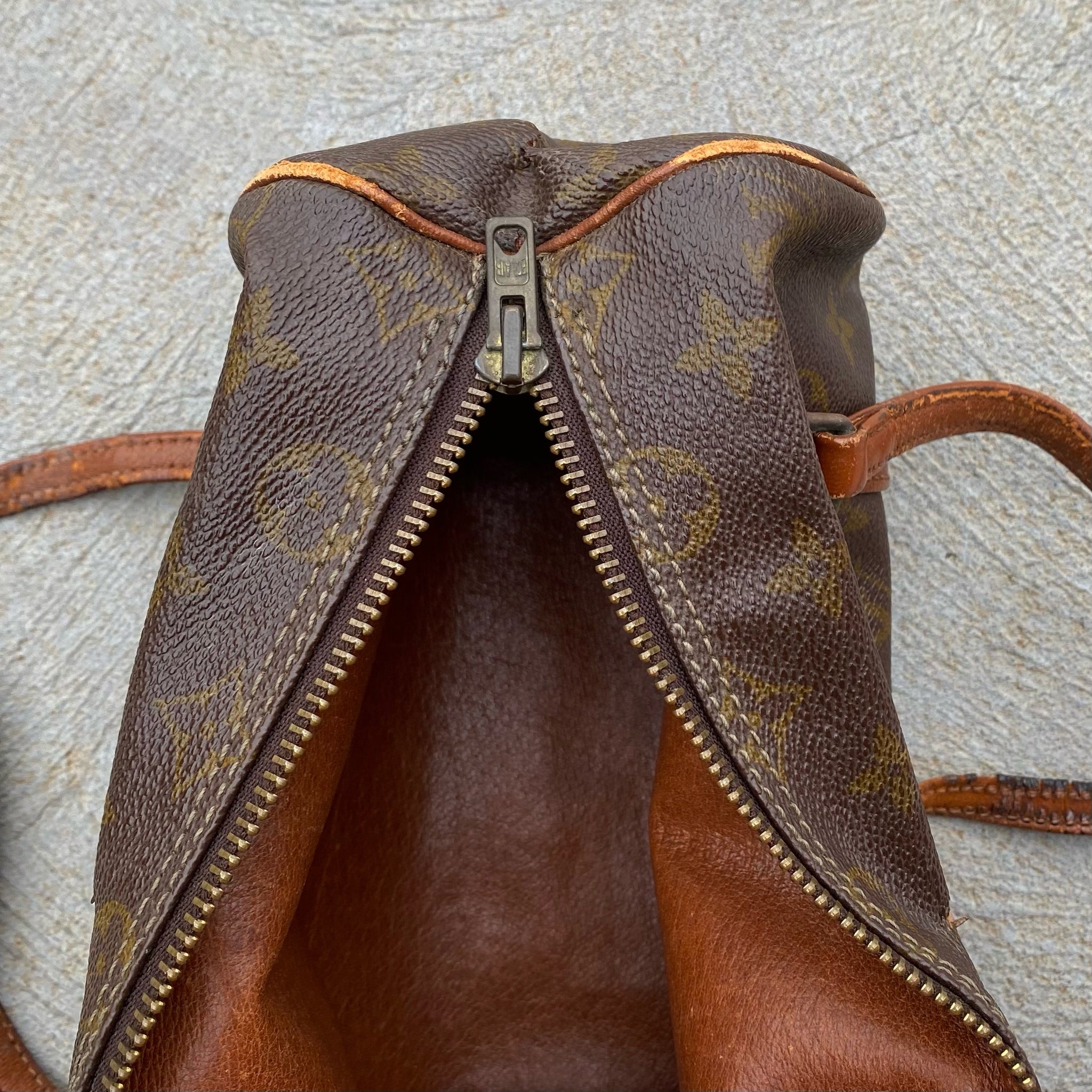 Vintage Early 80s Louis Vuitton Monogram Papillon Hand Bag