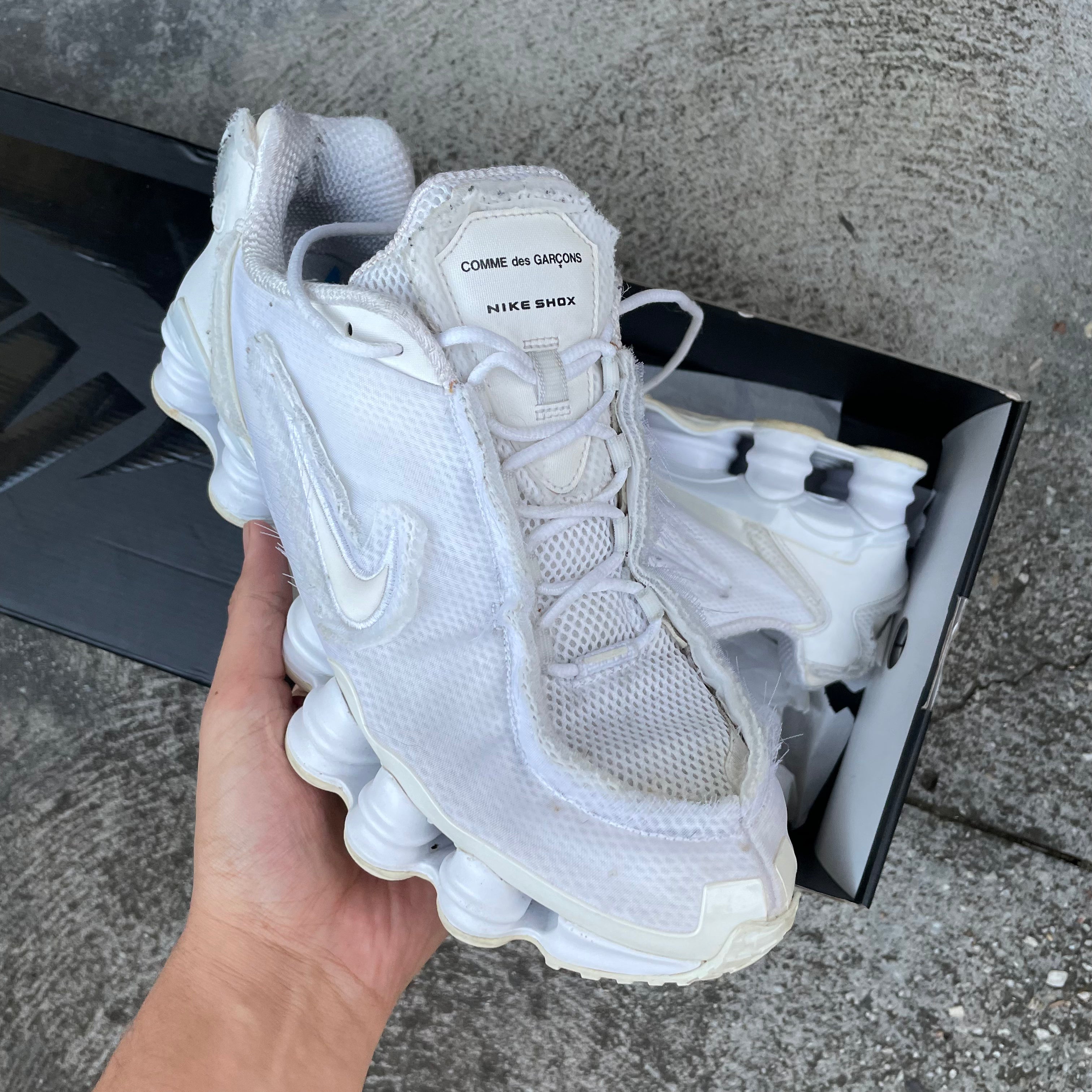 Cdg nike shox sales white