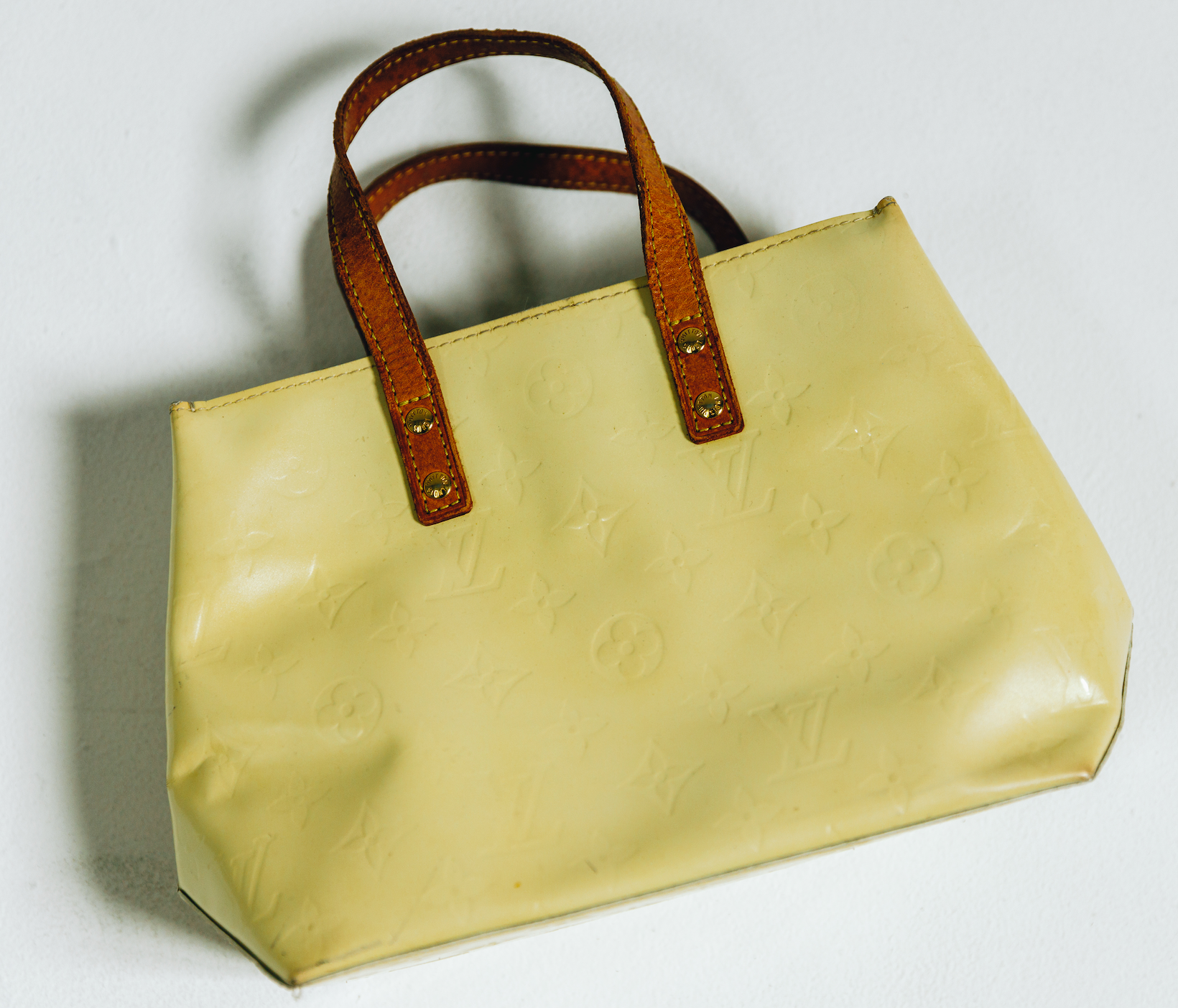 Louis Vuitton Reade PM Cream Hand Bag