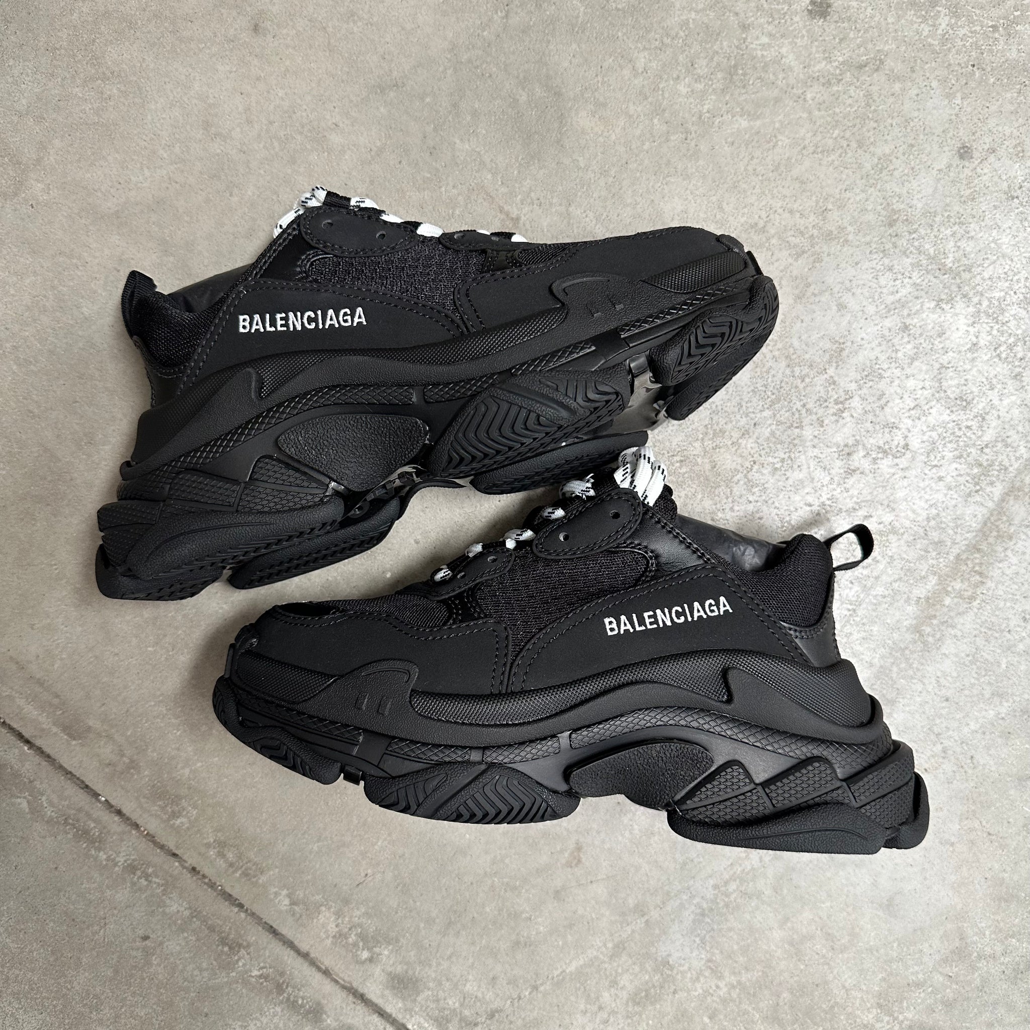Balenciaga Triple S Black EU36